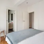 Guestready - Modern Flat Near Estrela Garden Lisboa