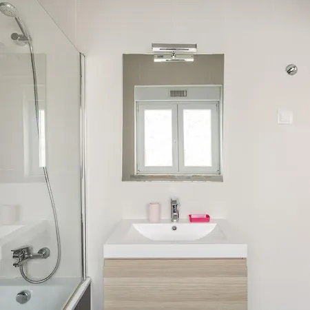 Guestready - Modern Flat Near Estrela Garden 아파트 *