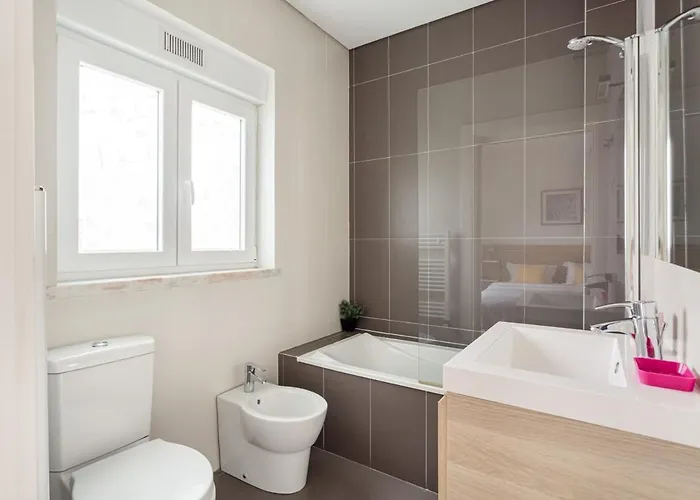 Guestready - Modern Flat Near Estrela Garden * Lisboa