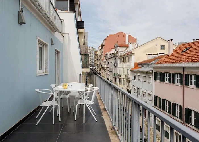 Guestready - Modern Flat Near Estrela Garden * Lisboa