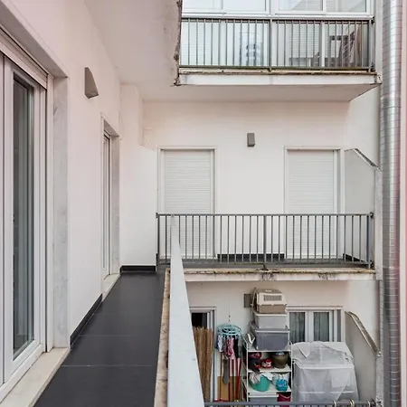 Daire Guestready - Modern Flat Near Estrela Garden *