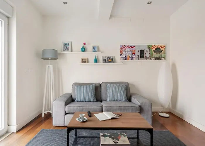 Guestready - Modern Flat Near Estrela Garden דירה ליסבון